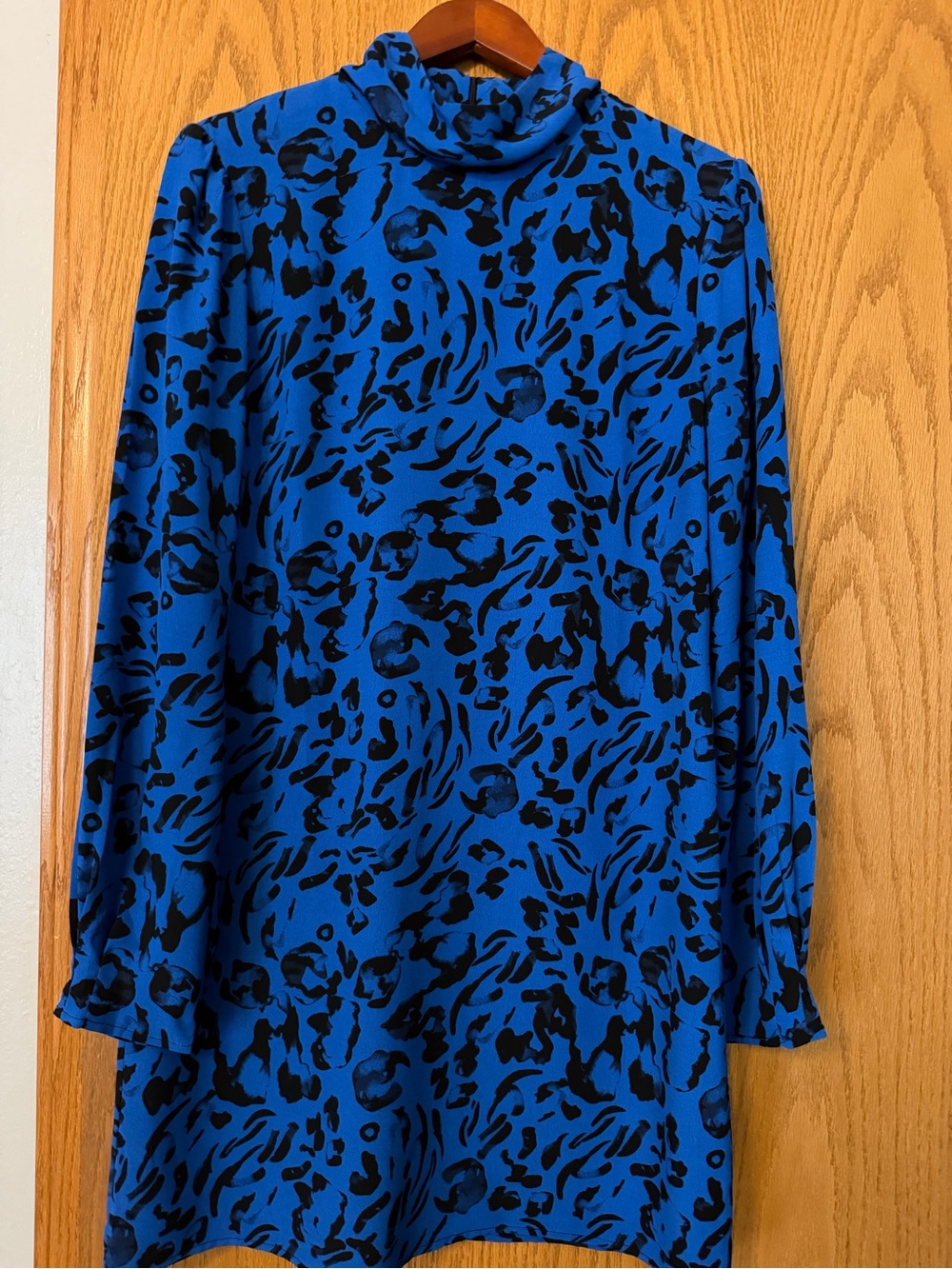 Women's Blue Animal-Print Long Sleeve Mock Neck Dress